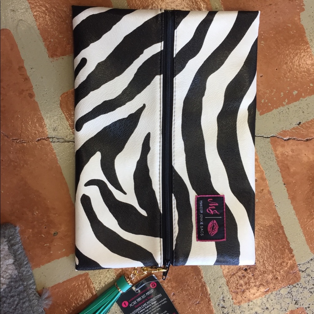 Medium makeup junkie bag